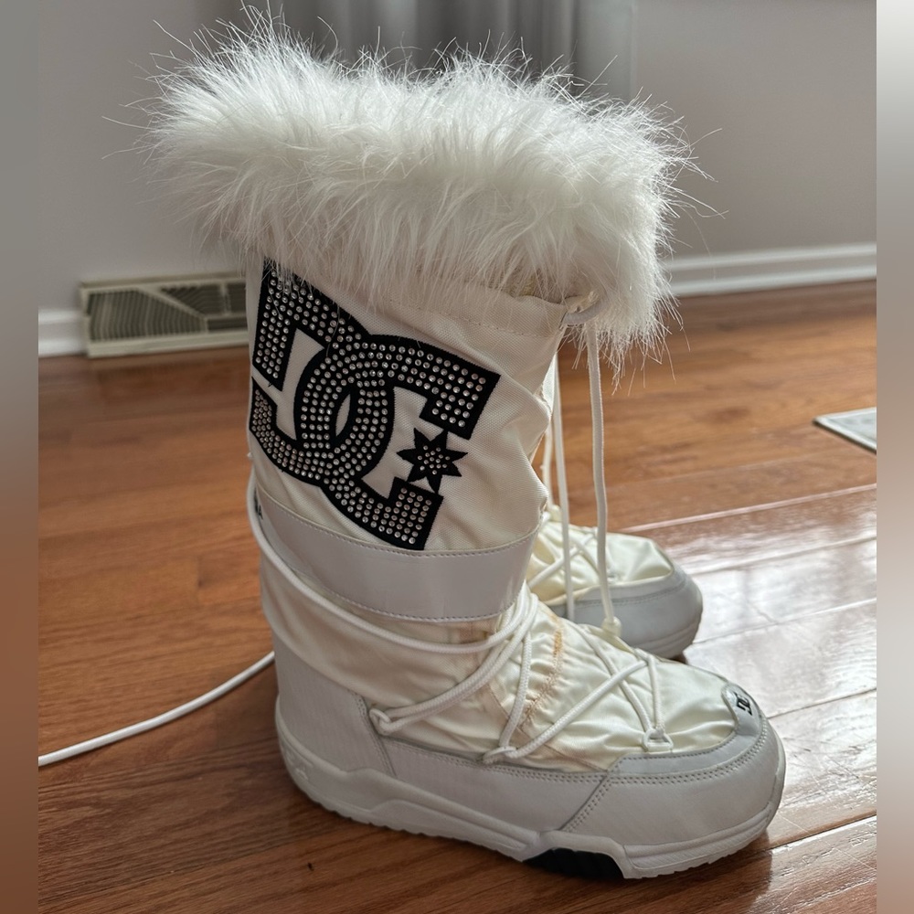 DC SNOW BOOTS